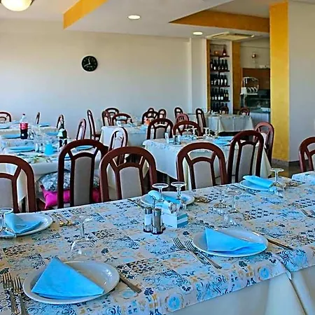 מלון Touring